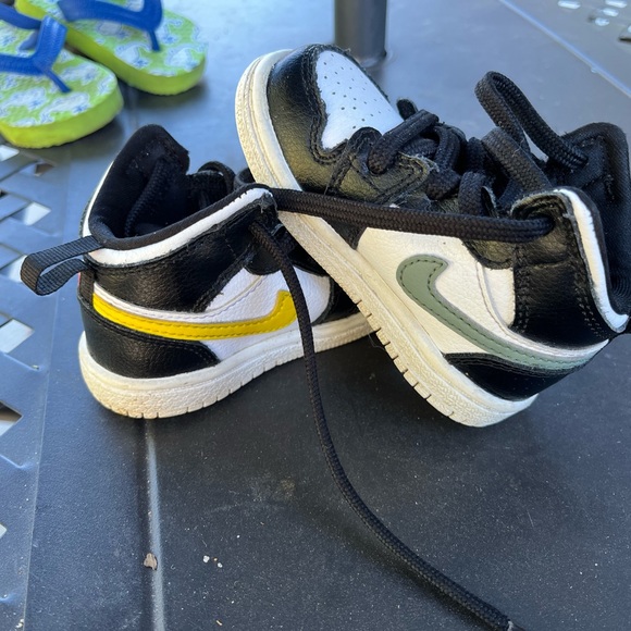 These kicks are super cute making your toddler “the man!” - Picture 2 of 2